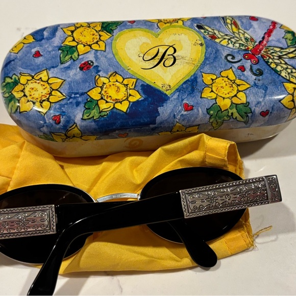 Brighton, Vintage, 90s, Oval black Sunglasses with ornate silver brocade/case - Picture 2 of 8